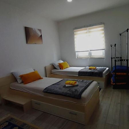 מוסטר Apartman Orhan מראה חיצוני תמונה
