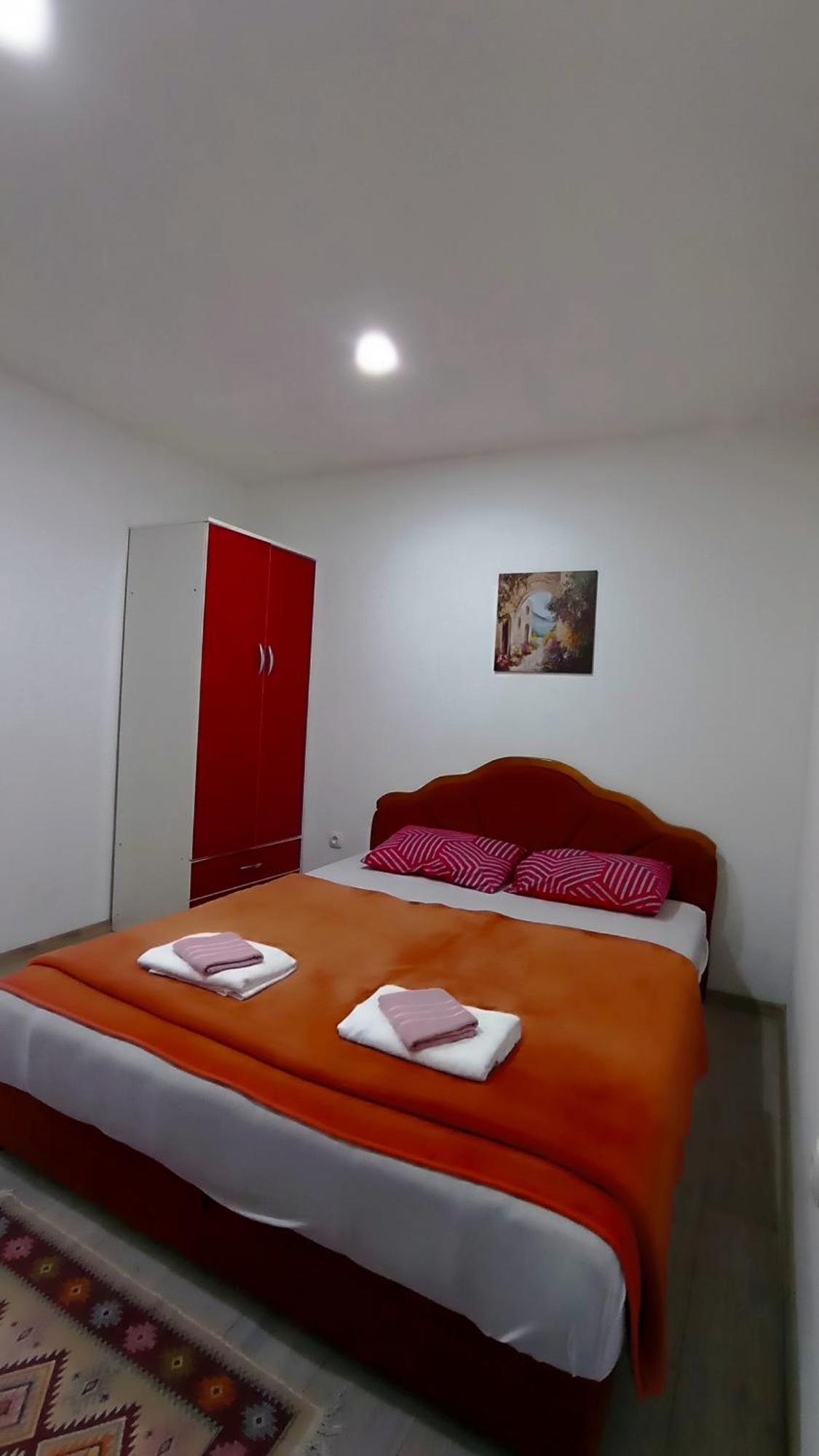 מוסטר Apartman Orhan מראה חיצוני תמונה