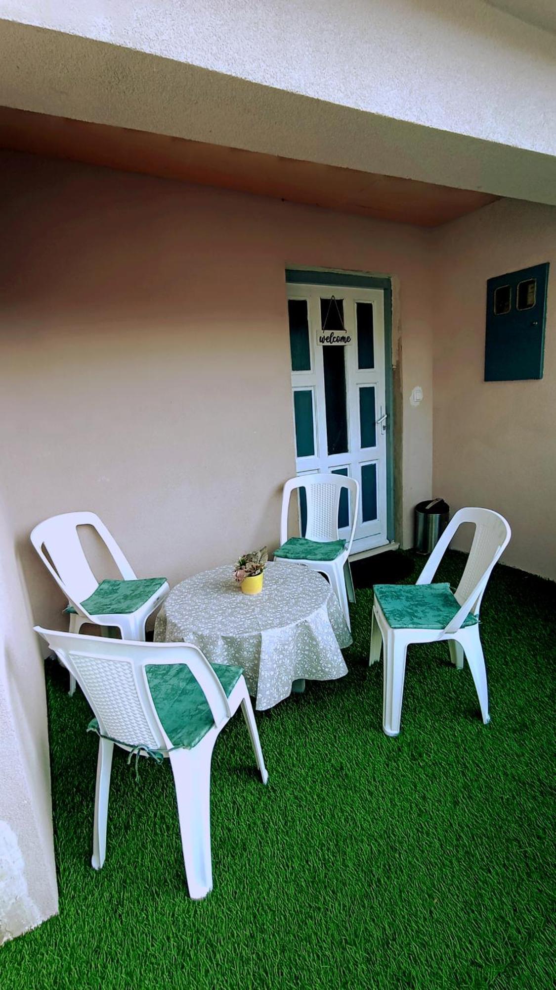מוסטר Apartman Orhan מראה חיצוני תמונה